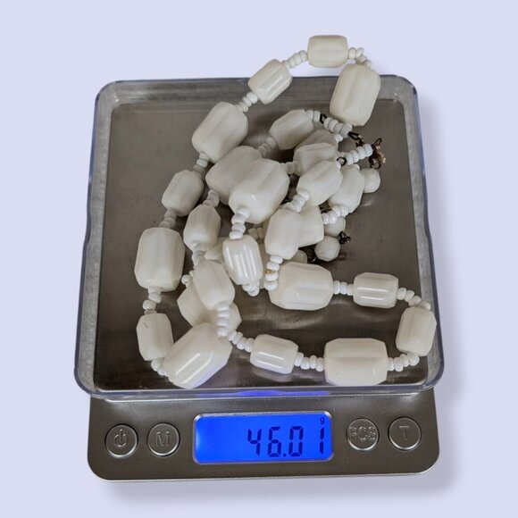 (2/$20) Vintage 2-Strand White Beaded Necklace - Picture 5 of 5